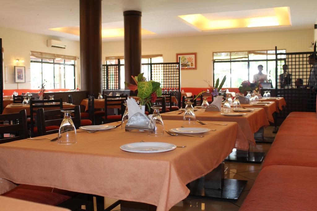 The International Centre Goa Hotell Panaji Exteriör bild
