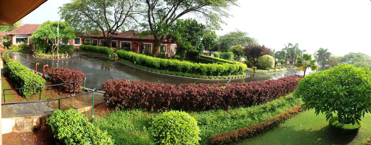 The International Centre Goa Hotell Panaji Exteriör bild