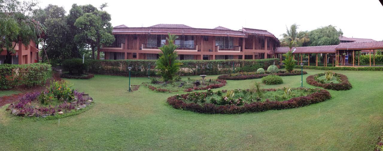 The International Centre Goa Hotell Panaji Exteriör bild