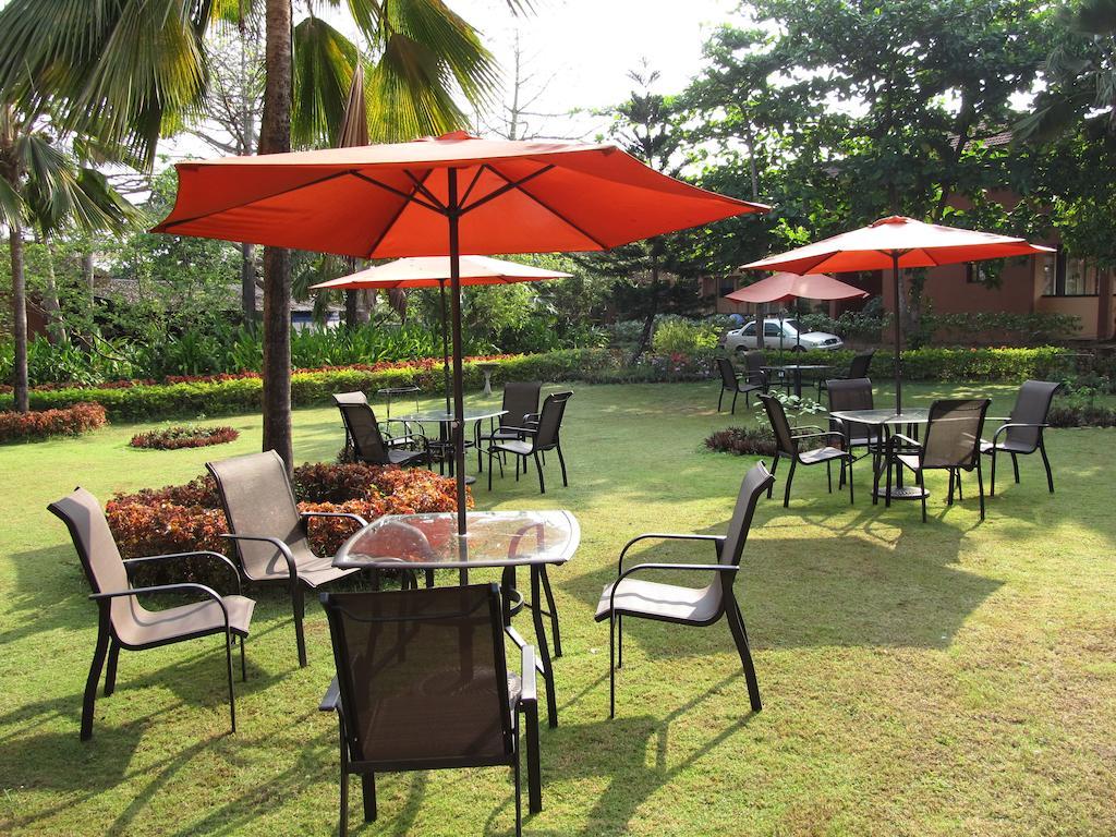 The International Centre Goa Hotell Panaji Exteriör bild